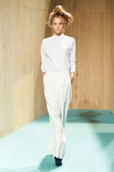 Look 13
